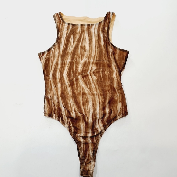 Superdown Bojana bodysuit in Brown - Picture 2 of 14